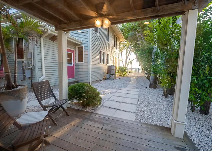 On The Retreat Sleeps 6 * Clearwater Beach